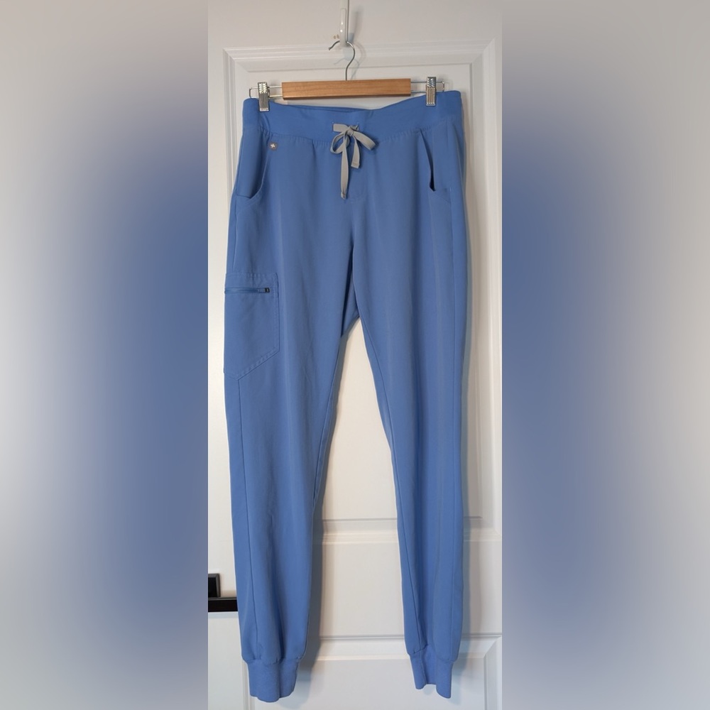 Figs Women’s Zamora Jogger Scrub Pants Ciel Blue Size Medium Tall